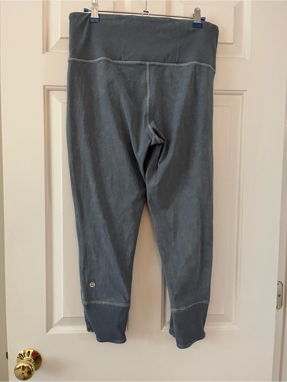 lululemon athletica size 12 23” washed bluejean look Cropped Leggings